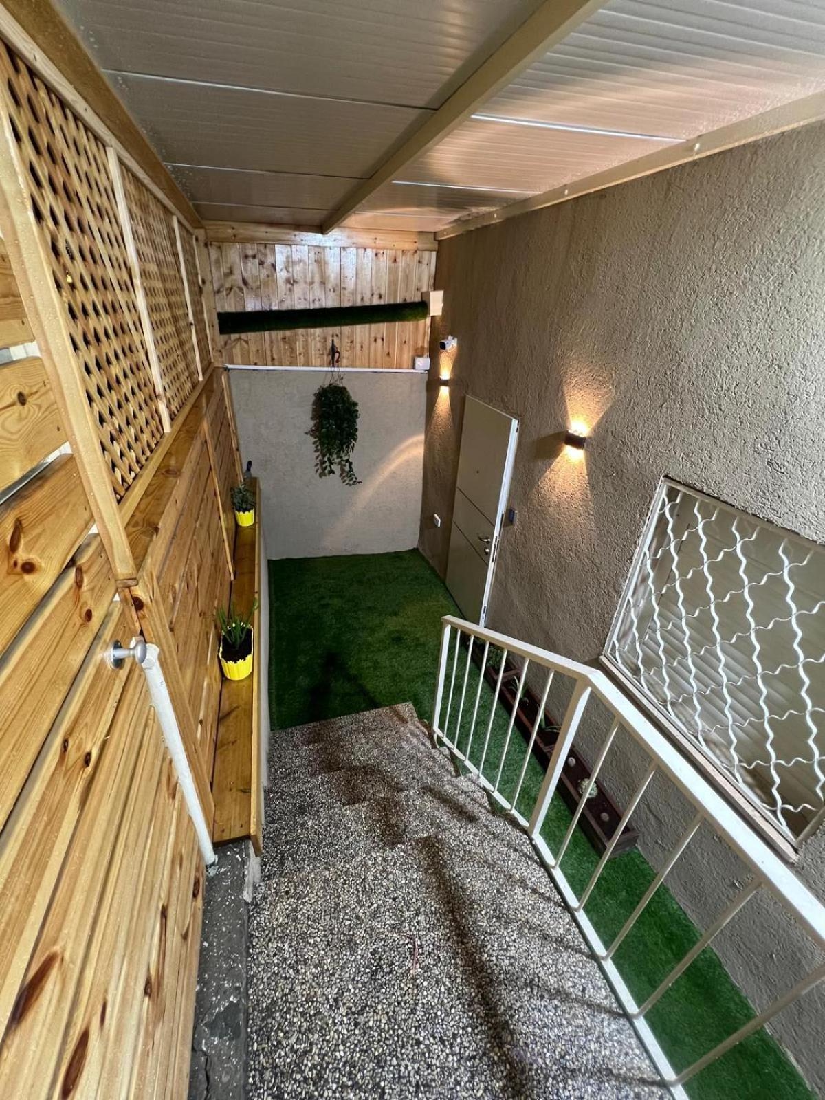 Johny'S Boutique Apartment Haifa Exterior photo